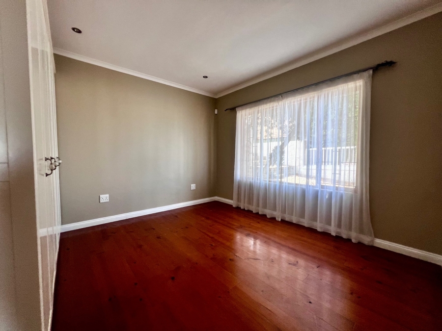 4 Bedroom Property for Sale in Herolds Bay Western Cape